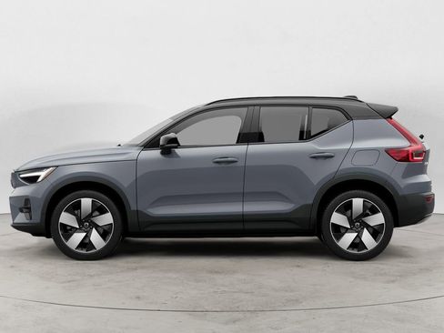 Certified 2023 Volvo XC40 Recharge Plus image 2
