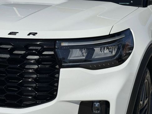 Used 2025 Ford Explorer ST-Line w/ Premium Package RWD image 11