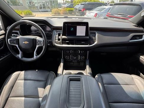 Used 2023 Chevrolet Suburban Premier AWD/4WD image 19