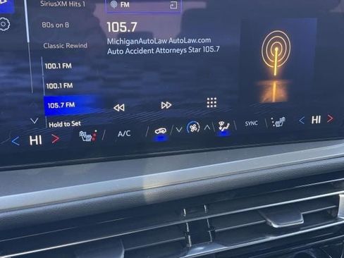 Used 2024 Chevrolet Traverse LT w/ LPO, Floor Liner Package image 29