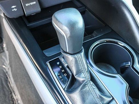 Used 2019 Toyota Camry SE image 19