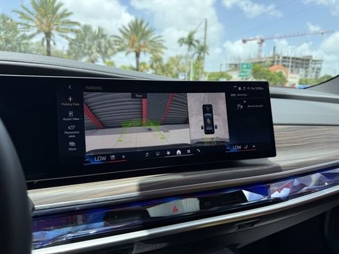 Used 2023 BMW 740i w/ Parking Assistance Package image 45