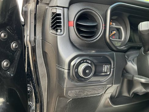 Used 2024 Jeep Wrangler Unlimited Rubicon AWD/4WD image 35