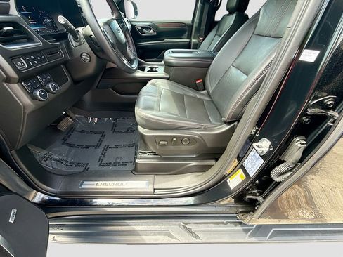 Used 2022 Chevrolet Suburban RST w/ Sport Performance Package image 20