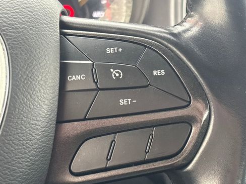 Used 2023 Dodge Charger SXT image 18