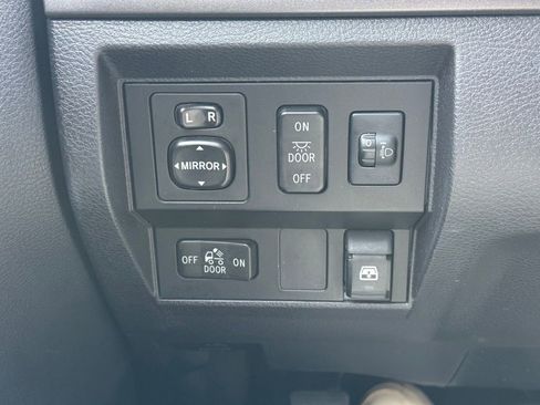 Used 2015 Toyota Tundra SR5 w/ TRD Off Road Package image 32