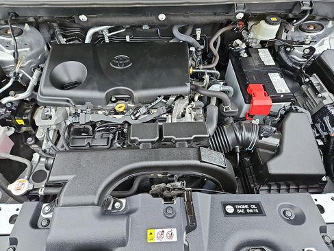 Used 2021 Toyota RAV4 XLE w/ Convenience Package image 29