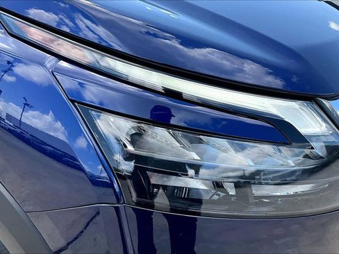 Used 2025 Nissan Pathfinder SV image 27