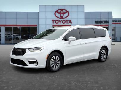 Used 2021 Chrysler Pacifica Touring-L