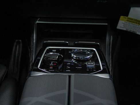 New 2026 BMW 740i image 14