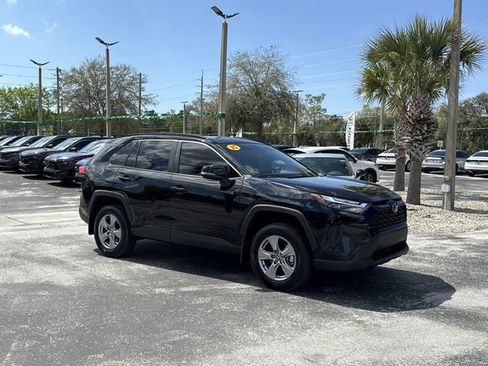 Used 2025 Toyota RAV4 XLE w/ Convenience Package image 5