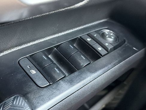 Certified 2025 Toyota Tacoma TRD Off-Road AWD/4WD image 27