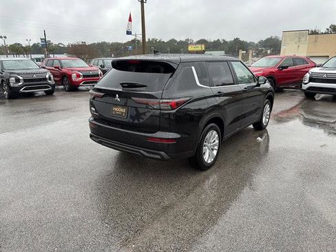 New 2026 Mitsubishi Outlander ES image 6