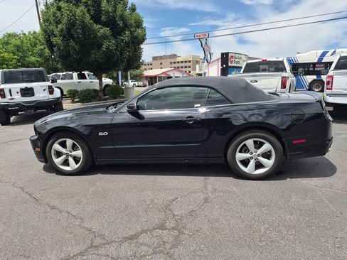Used 2013 Ford Mustang GT RWD image 9