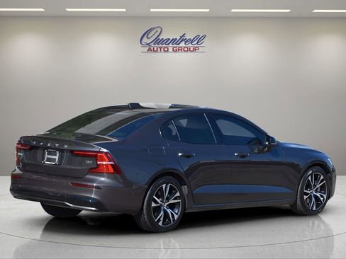Used 2025 Volvo S60 B5 Plus image 4