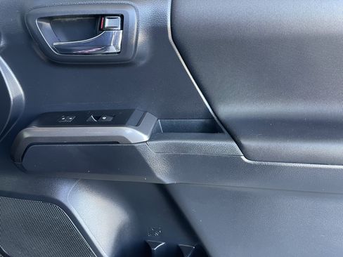 Used 2019 Toyota Tacoma TRD Sport w/ Technology Package RWD image 21
