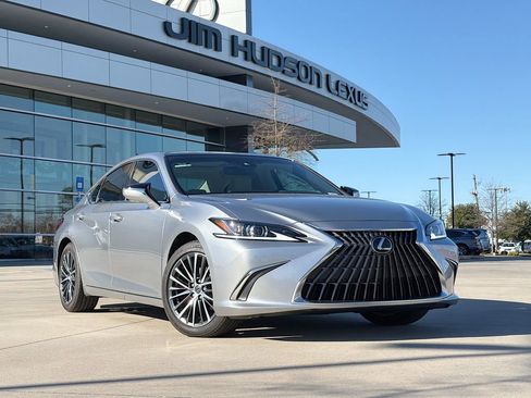 Used 2023 Lexus ES 350 w/ Premium Package image 2