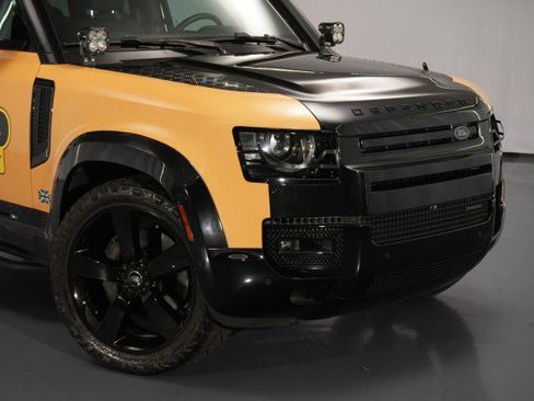 Used 2023 Land Rover Defender 90 X-Dynamic SE AWD/4WD image 14