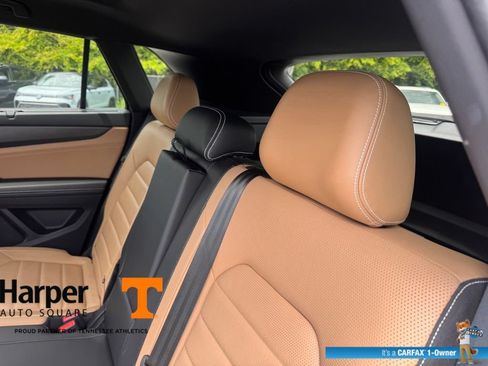 Used 2024 Volkswagen Atlas Cross Sport SEL R-Line AWD/4WD image 9