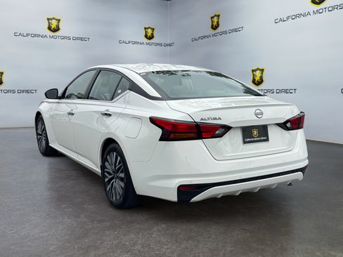 Used 2025 Nissan Altima 2.5 SV FWD image 3