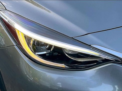 Used 2018 INFINITI QX30 Premium w/ Technology Package AWD/4WD image 29
