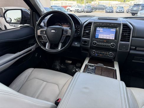 Used 2018 Ford Expedition Platinum AWD/4WD image 32