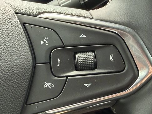 Used 2025 Chevrolet Trax ACTIV FWD image 30