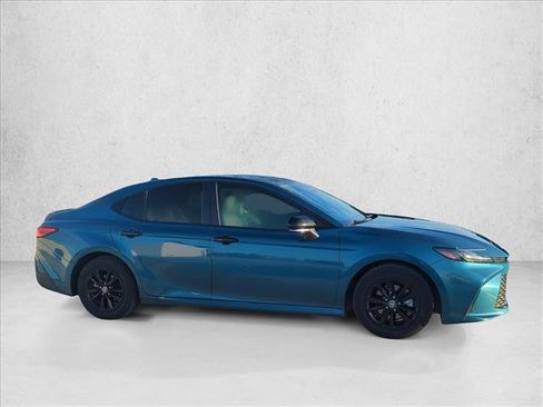 Used 2025 Toyota Camry LE w/ Convenience Package FWD image 4