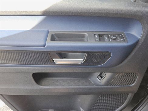 New 2025 Volkswagen ID. Buzz Pro S image 38