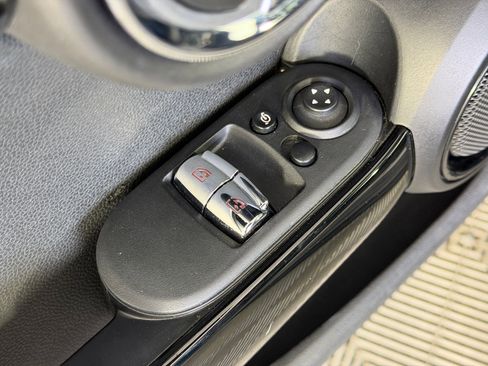 Used 2023 MINI Cooper 2-Door Hardtop image 12