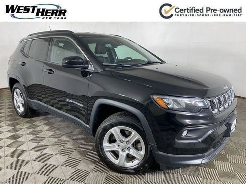Used 2023 Jeep Compass Latitude w/ Convenience Group AWD/4WD image 28