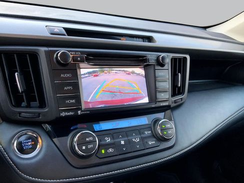 Used 2018 Toyota RAV4 XLE AWD/4WD image 28