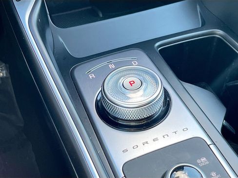Certified 2025 Kia Sorento EX image 16