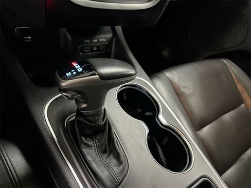 Used 2019 Dodge Durango SXT image 16