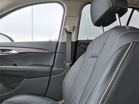 Used 2021 Buick Envision Avenir w/ Technology Package II image 27