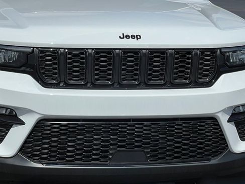 New 2025 Jeep Grand Cherokee Limited w/ Black Appearance Package AWD/4WD image 44
