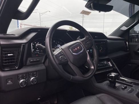 Used 2024 GMC Sierra 1500 AT4 w/ Technology Package image 9