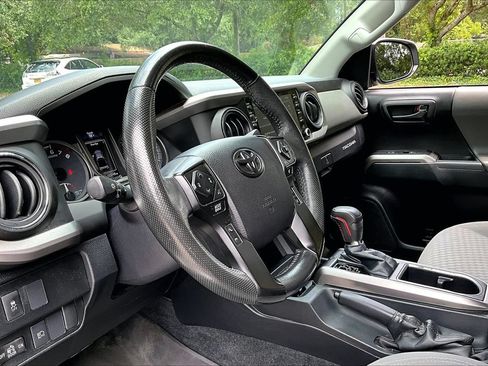 Used 2021 Toyota Tacoma SR5 RWD image 14