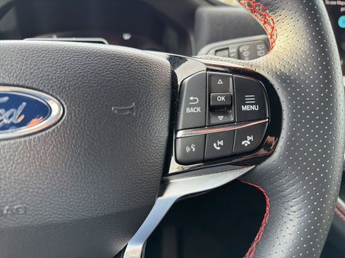 Used 2025 Ford Explorer ST-Line w/ ST-Line Street Pack image 17