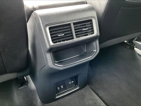 Used 2025 Volkswagen Atlas Cross Sport SE FWD image 11