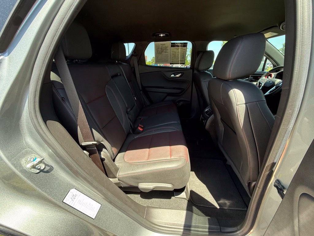 Used 2025 Chevrolet Blazer RS FWD image 30