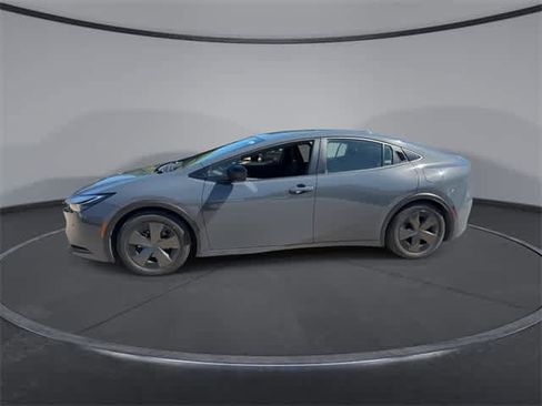 Used 2024 Toyota Prius LE image 5