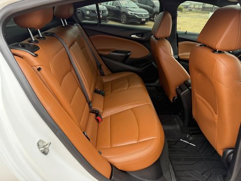 Used 2017 Chevrolet Cruze Premier image 39