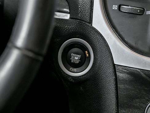 Used 2020 Chrysler 300 Touring w/ Chrome Appearance Package image 25