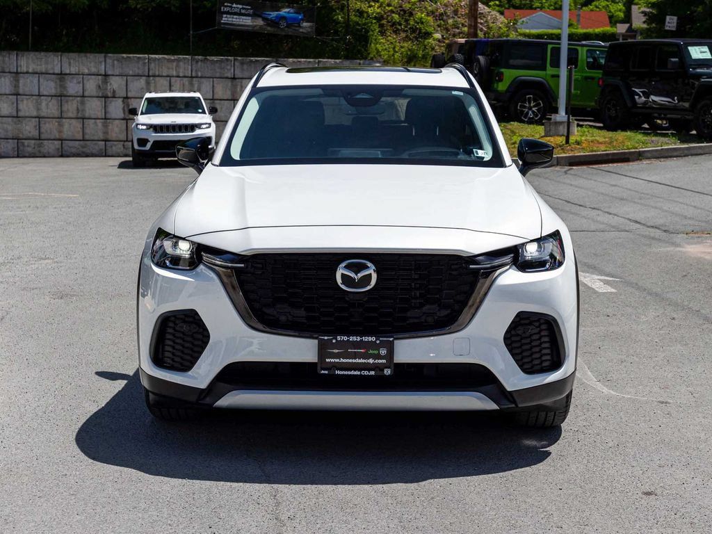 Used 2025 MAZDA CX-70 Plug-In Hybrid w/ Premium Pkg AWD/4WD image 2