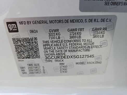 Used 2025 Chevrolet Silverado 1500 LT AWD/4WD image 29