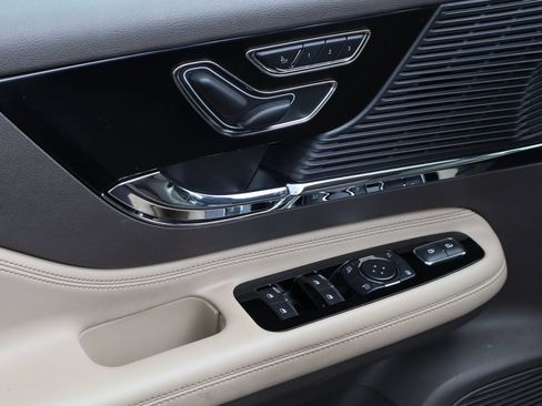 Used 2020 Lincoln Corsair FWD image 20