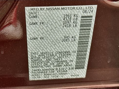 Used 2025 Nissan Altima 2.5 SV FWD image 12