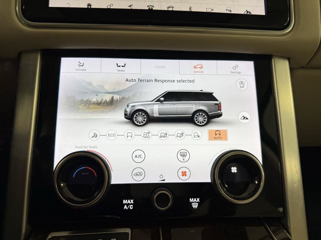 Used 2019 Land Rover Range Rover HSE AWD/4WD image 24