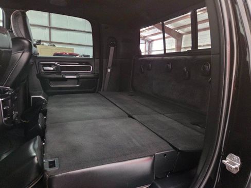 Used 2019 RAM 2500 Laramie w/ Black Appearance Package AWD/4WD image 77
